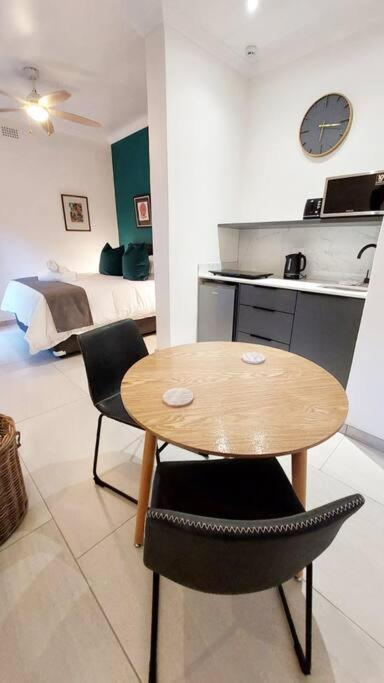 Modern With Private Garden, Self Check-in *